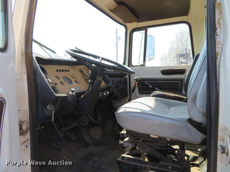 image for item EJ9539 1978 Ford 7000 semi truck