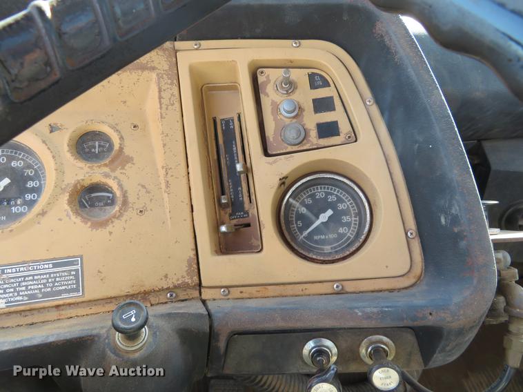 image for item EJ9539 1978 Ford 7000 semi truck