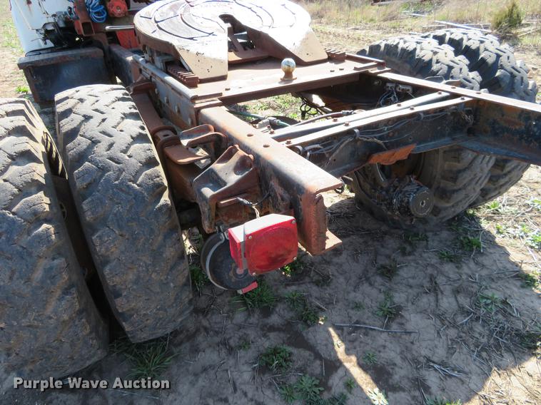 image for item EJ9539 1978 Ford 7000 semi truck