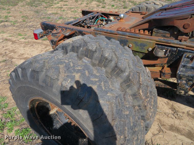 image for item EJ9539 1978 Ford 7000 semi truck