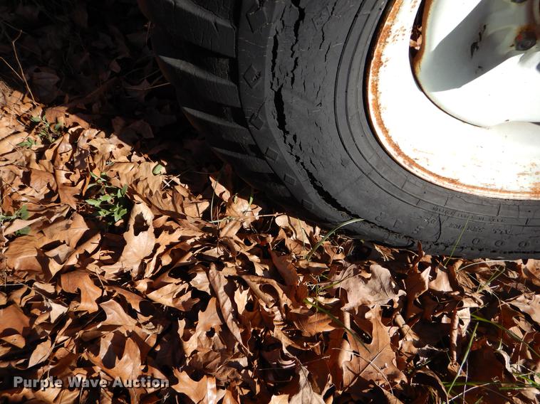 image for item EJ9813 Schwartz 3250 manure spreader