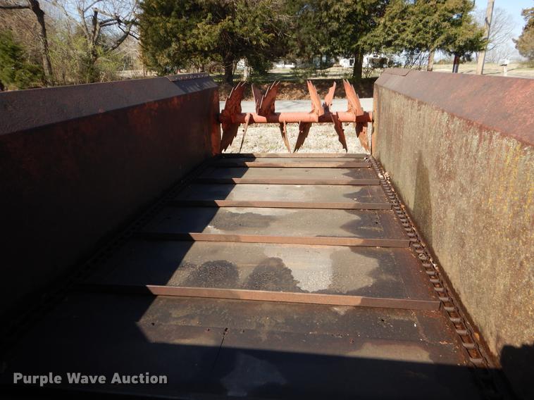 image for item EJ9813 Schwartz 3250 manure spreader