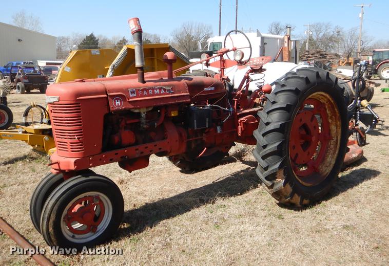 image for item EJ9823 McCormick Farmall tractor