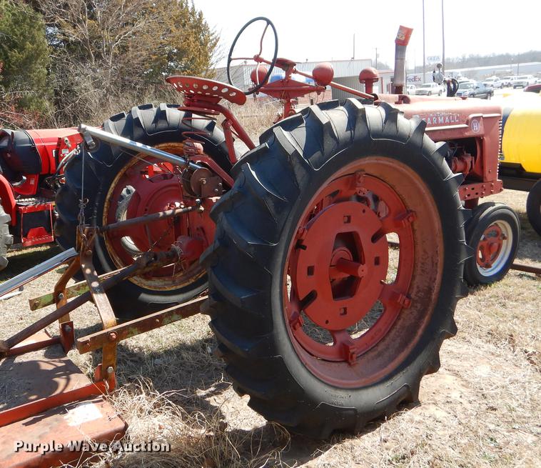 image for item EJ9823 McCormick Farmall tractor