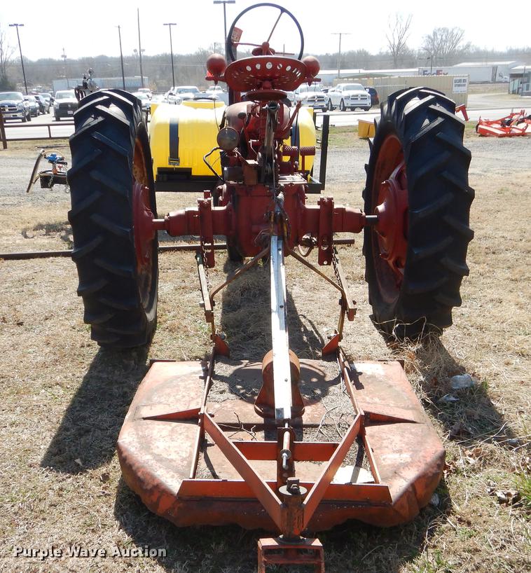 image for item EJ9823 McCormick Farmall tractor