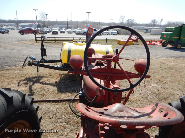 image for item EJ9823 McCormick Farmall tractor