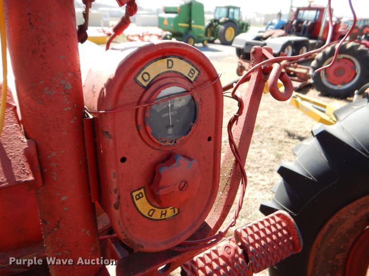 image for item EJ9823 McCormick Farmall tractor