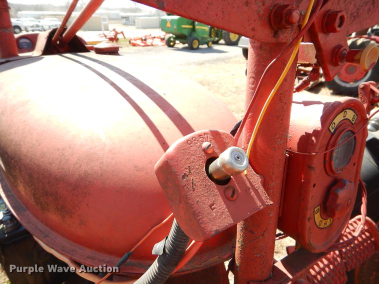 image for item EJ9823 McCormick Farmall tractor