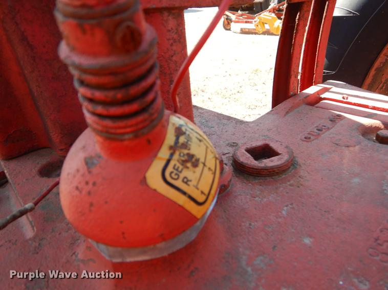 image for item EJ9823 McCormick Farmall tractor