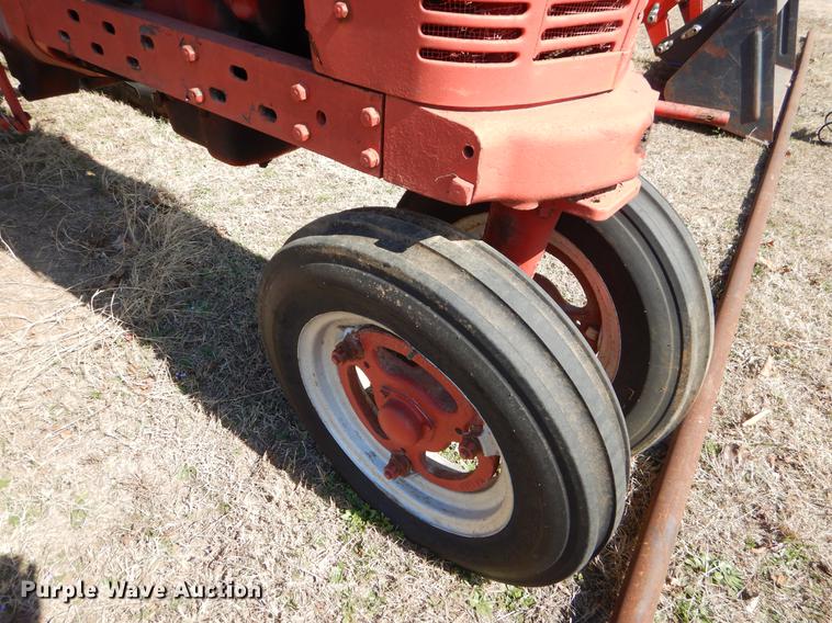 image for item EJ9823 McCormick Farmall tractor