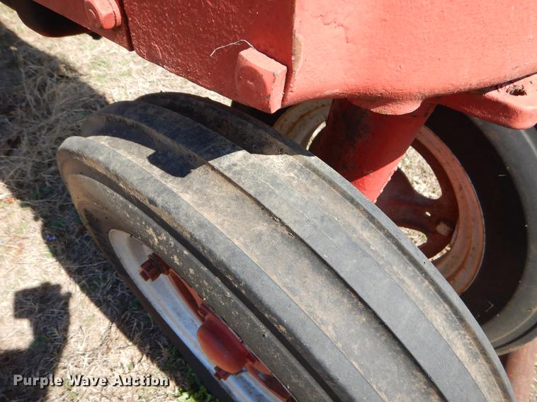 image for item EJ9823 McCormick Farmall tractor