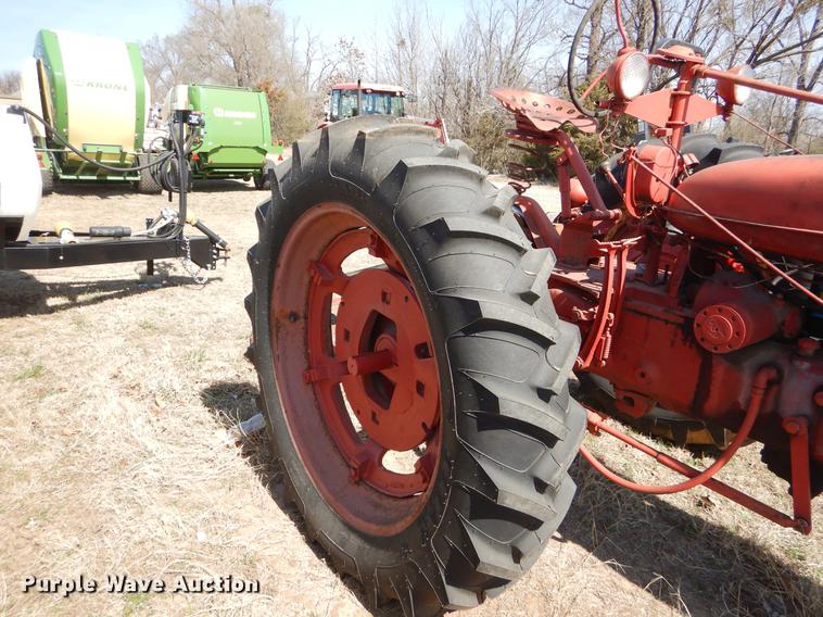 image for item EJ9823 McCormick Farmall tractor