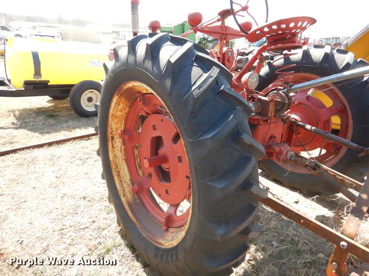 image for item EJ9823 McCormick Farmall tractor