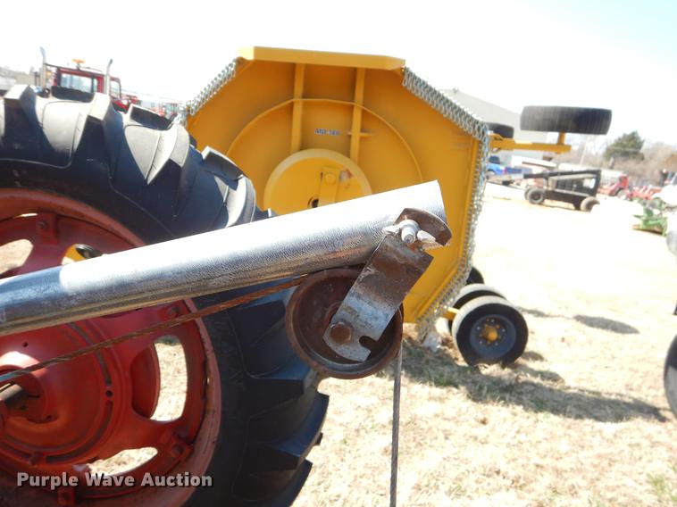 image for item EJ9823 McCormick Farmall tractor