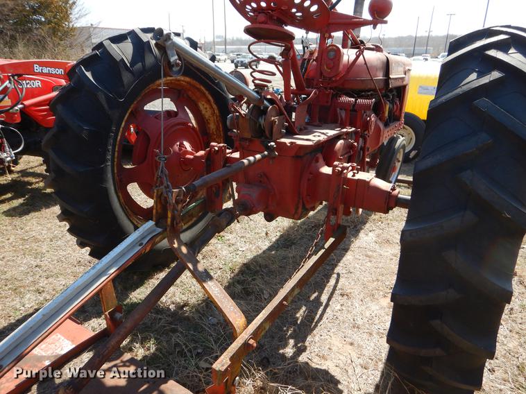 image for item EJ9823 McCormick Farmall tractor