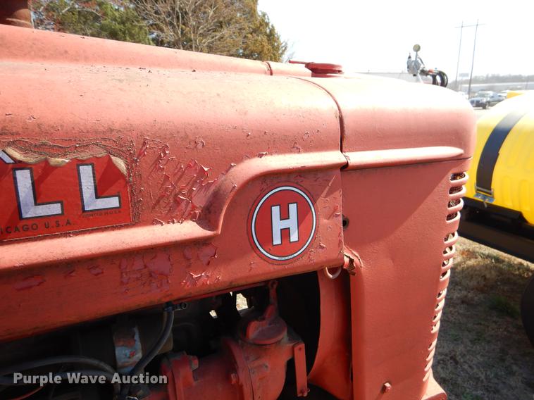 image for item EJ9823 McCormick Farmall tractor