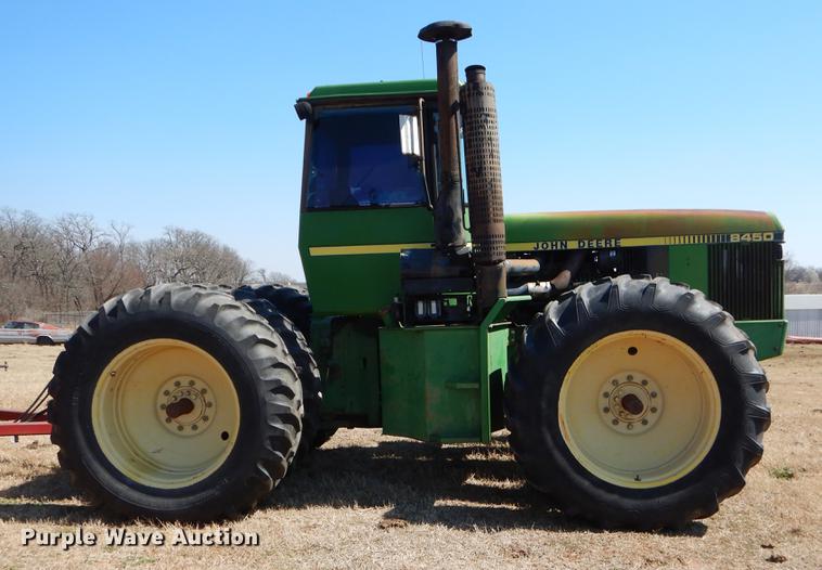 image for item EJ9832 1983 John Deere 8450 4WD tractor