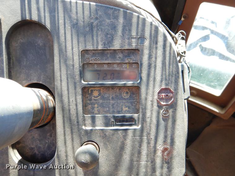 image for item EJ9832 1983 John Deere 8450 4WD tractor