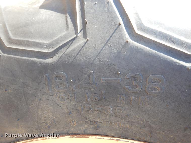 image for item EJ9832 1983 John Deere 8450 4WD tractor