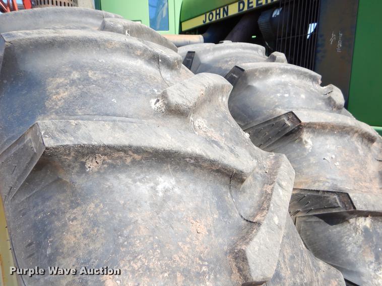 image for item EJ9832 1983 John Deere 8450 4WD tractor