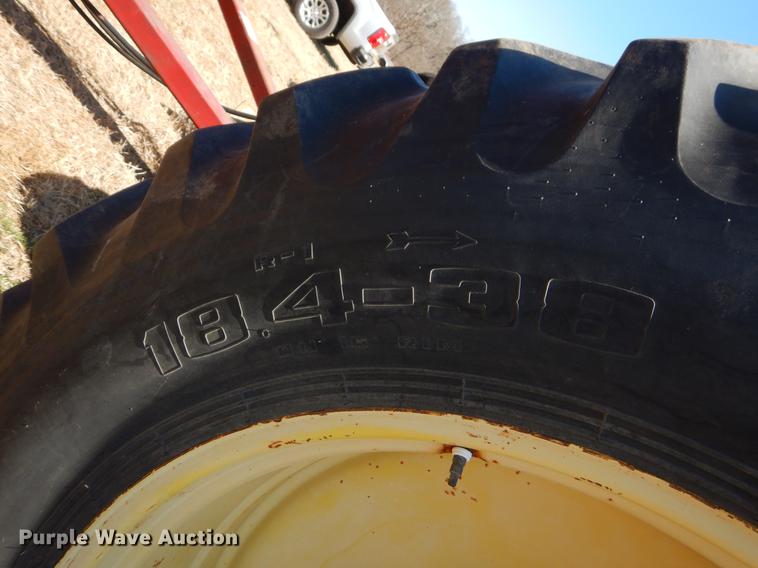 image for item EJ9832 1983 John Deere 8450 4WD tractor