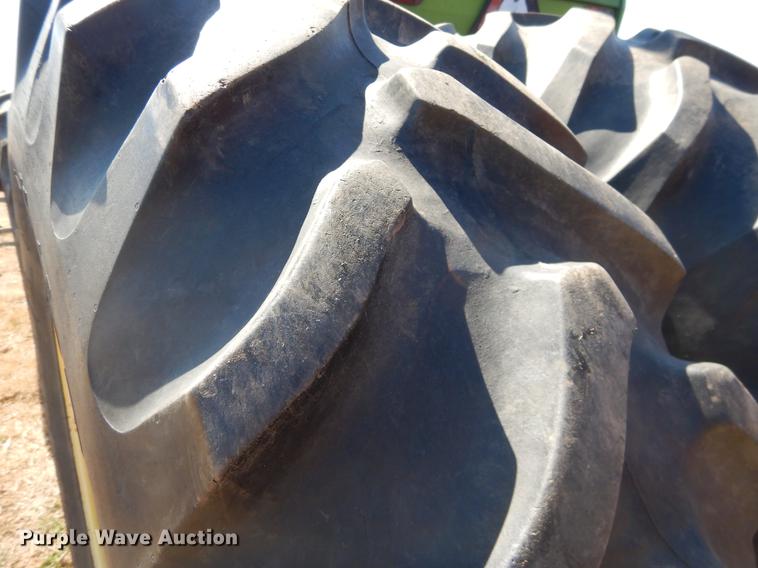 image for item EJ9832 1983 John Deere 8450 4WD tractor