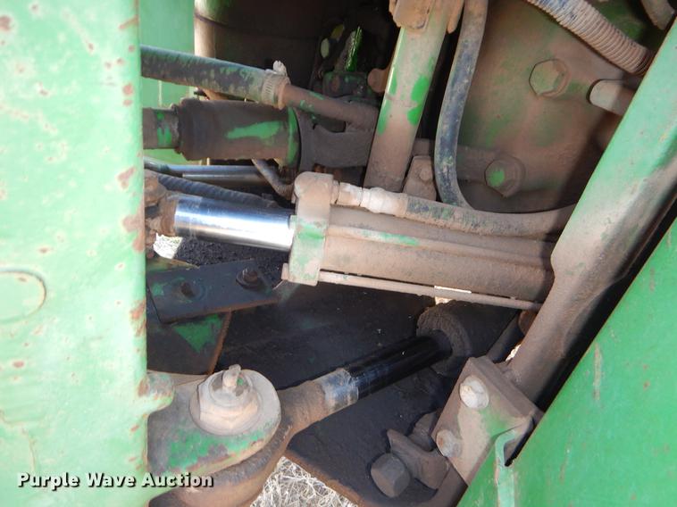 image for item EJ9832 1983 John Deere 8450 4WD tractor