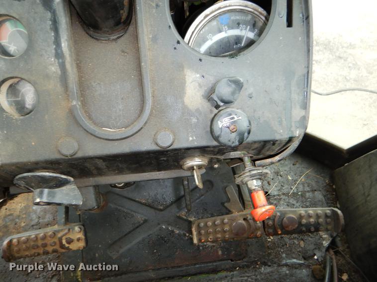 image for item EJ9838 1974 John Deere 4230 tractor