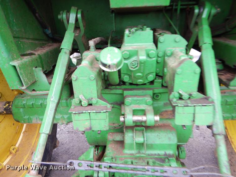 image for item EJ9839 1973 John Deere 4430 tractor
