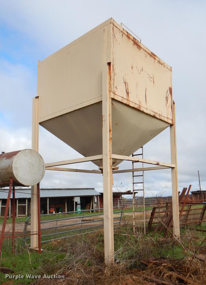 Overhead steel feed bin in Coalgate, OK Item EJ9886 sold Purple Wave
