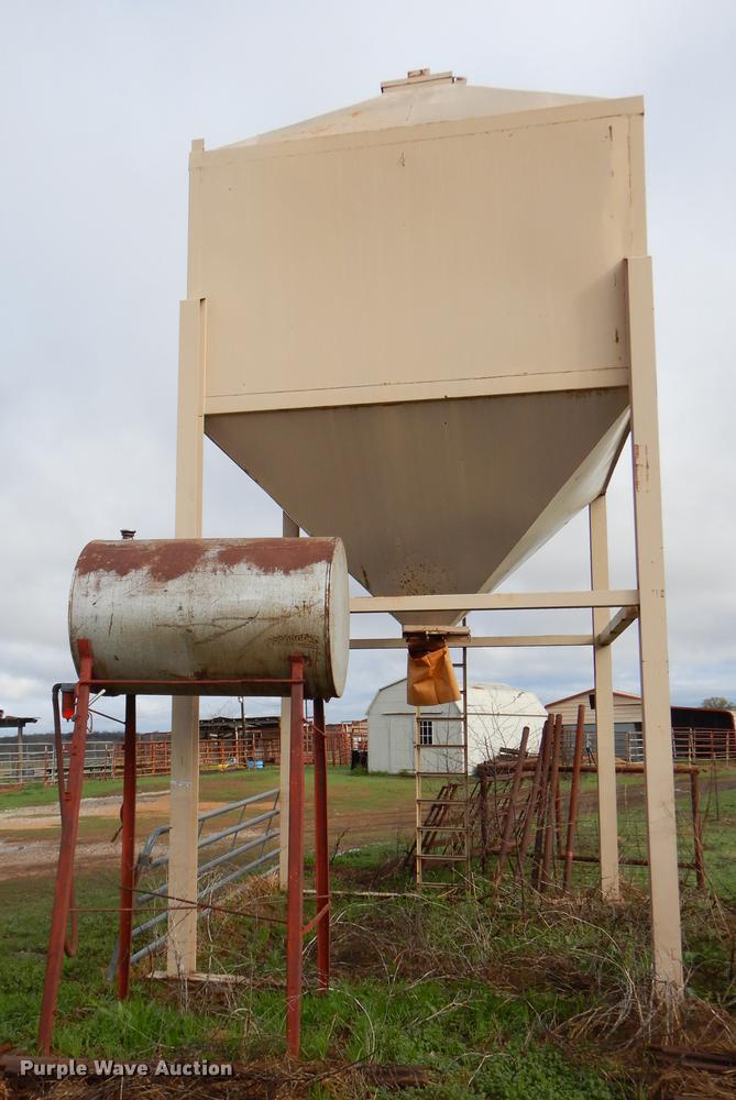 Overhead steel feed bin in Coalgate, OK Item EJ9886 sold Purple Wave