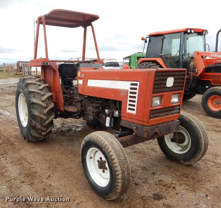 image for item EJ9893 Hesston 70-66 tractor
