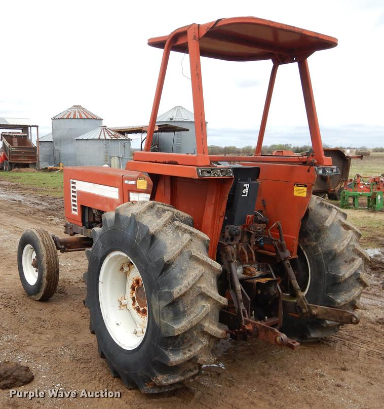 image for item EJ9893 Hesston 70-66 tractor