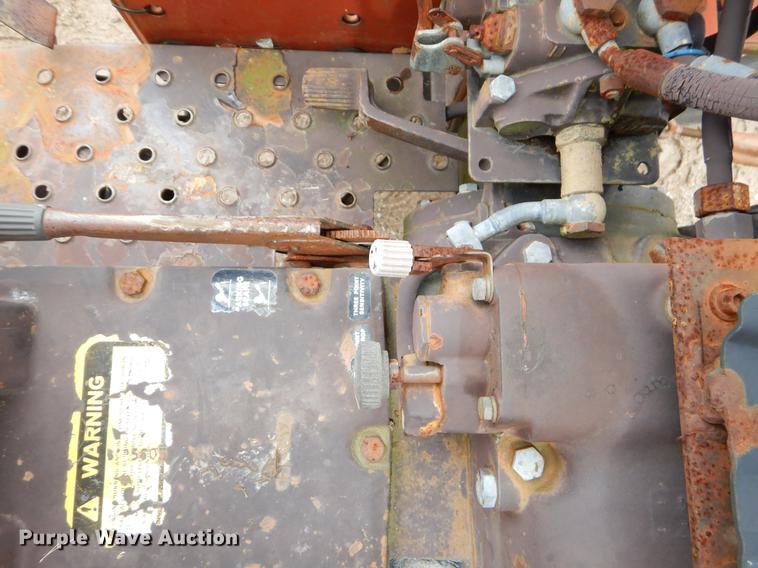 image for item EJ9893 Hesston 70-66 tractor