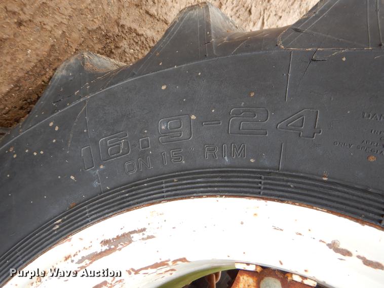 image for item EJ9893 Hesston 70-66 tractor