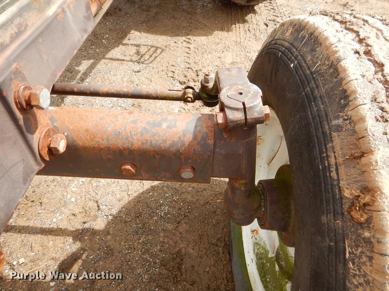 image for item EJ9893 Hesston 70-66 tractor