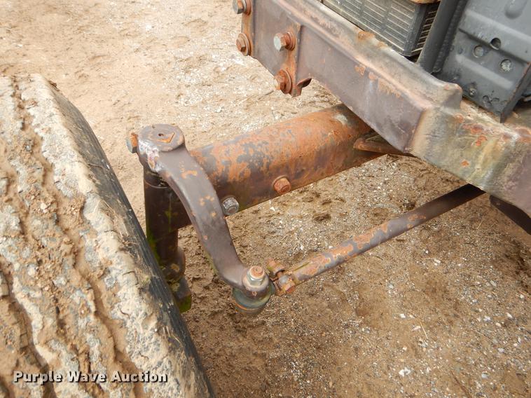 image for item EJ9893 Hesston 70-66 tractor