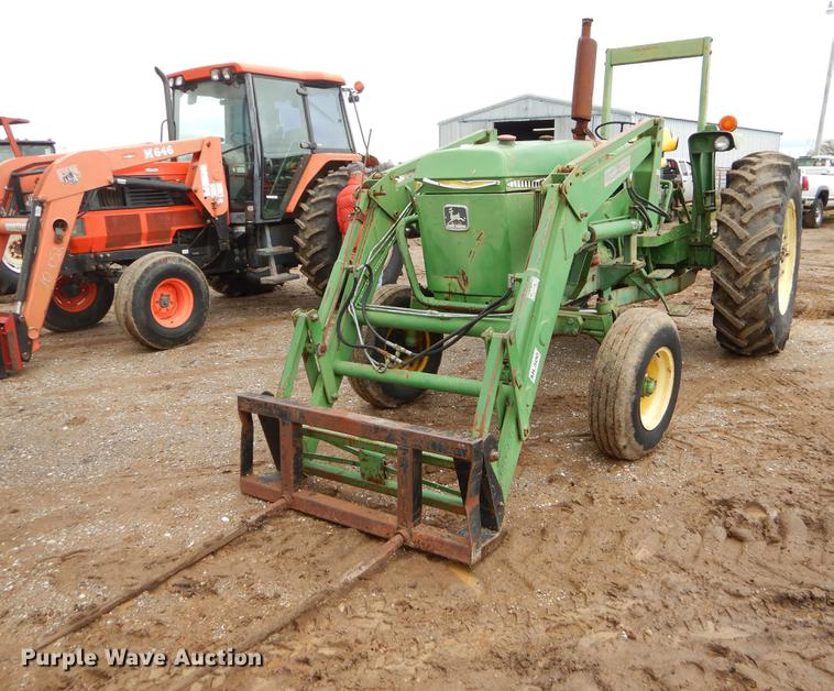 image for item EJ9894 1981 John Deere 2940 tractor