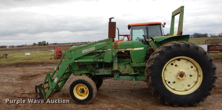 image for item EJ9894 1981 John Deere 2940 tractor