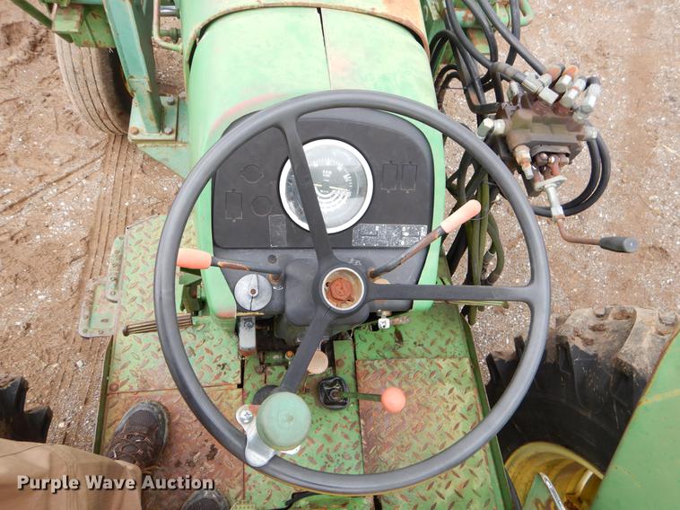 image for item EJ9894 1981 John Deere 2940 tractor