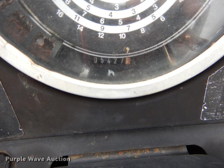 image for item EJ9894 1981 John Deere 2940 tractor