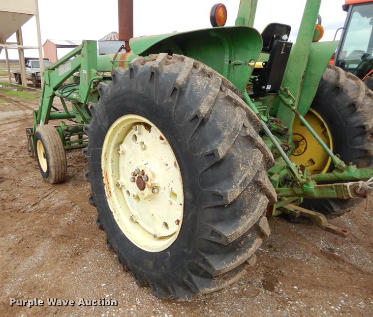 image for item EJ9894 1981 John Deere 2940 tractor