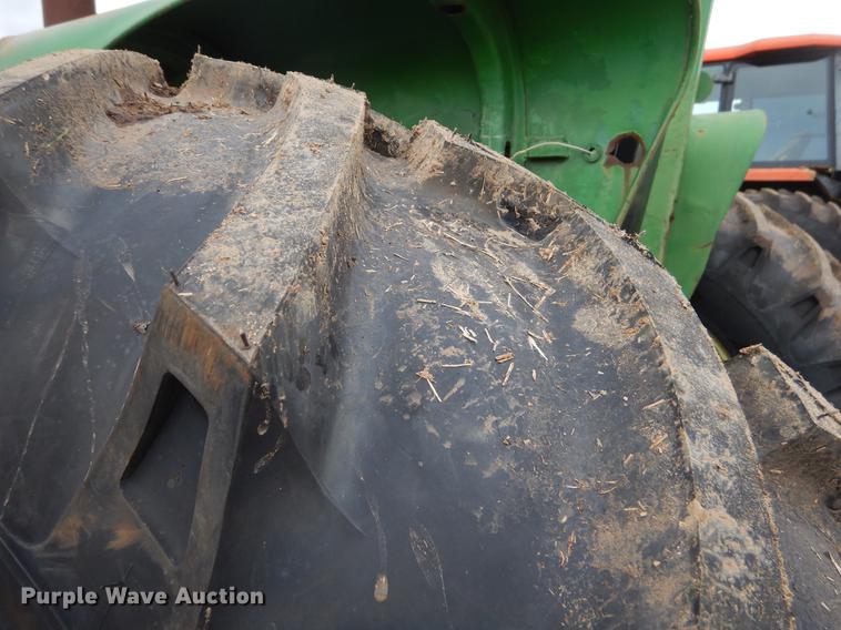 image for item EJ9894 1981 John Deere 2940 tractor