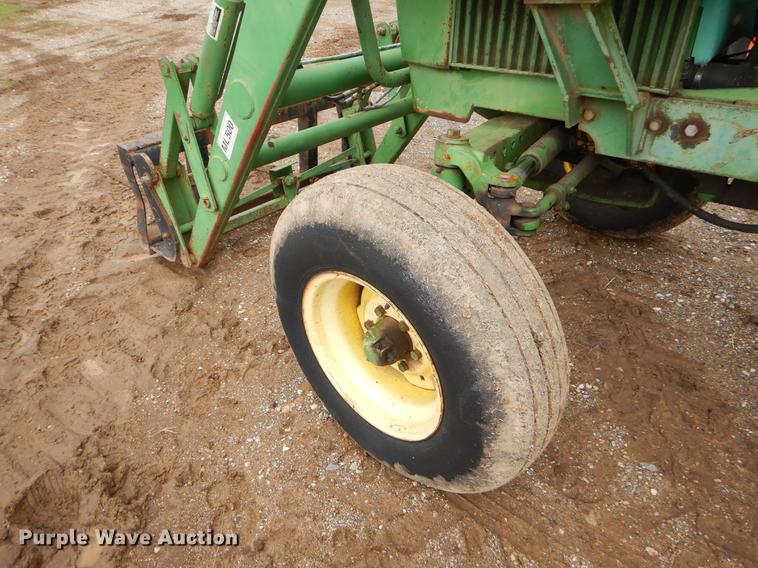 image for item EJ9894 1981 John Deere 2940 tractor