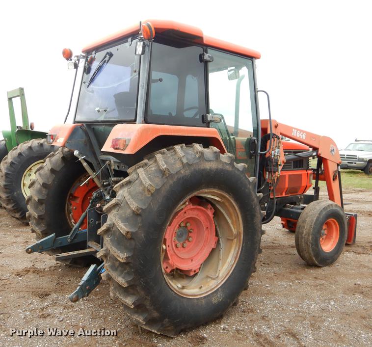 image for item EJ9895 Kubota M110 tractor