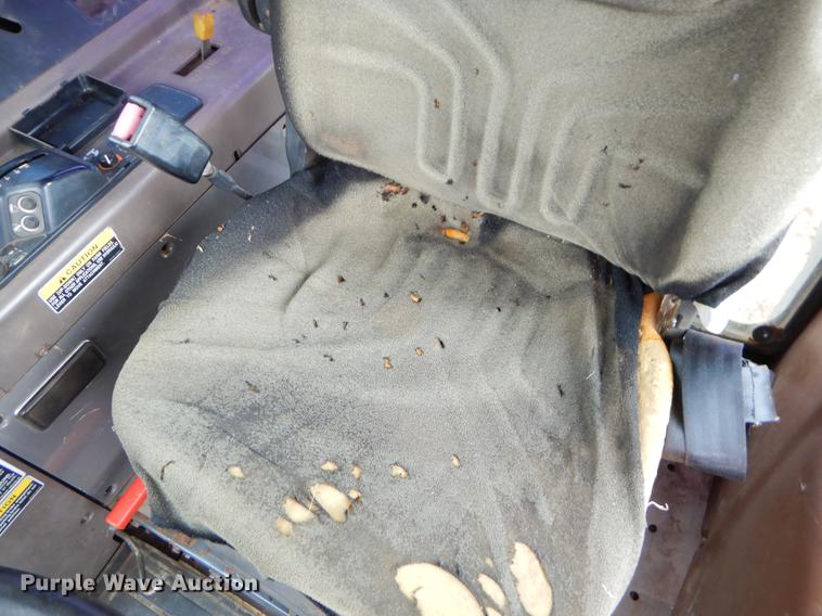 image for item EJ9895 Kubota M110 tractor