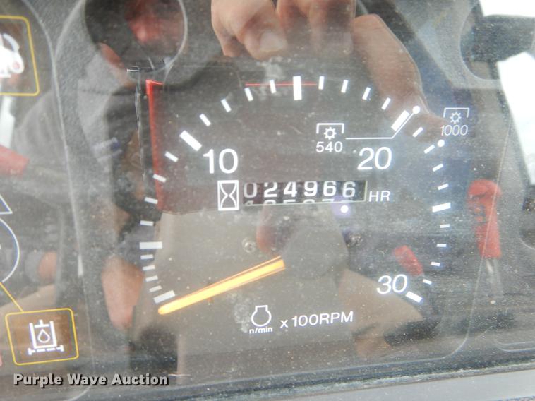 image for item EJ9895 Kubota M110 tractor