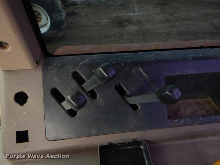 image for item EJ9895 Kubota M110 tractor