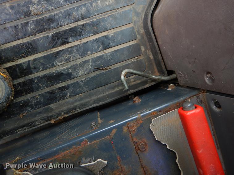 image for item EJ9895 Kubota M110 tractor