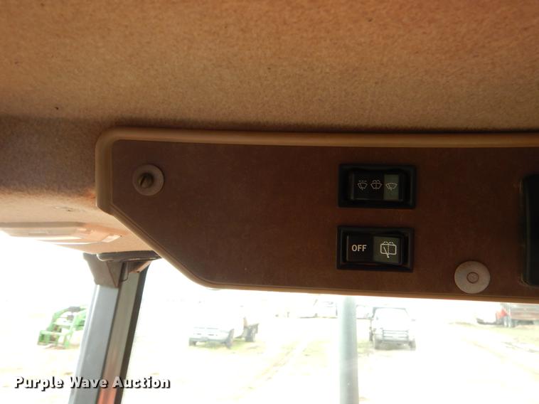 image for item EJ9895 Kubota M110 tractor